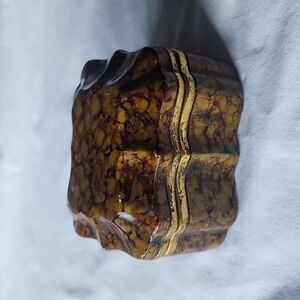 Borghese Vintage Marbelized Ceramic Trinket Box